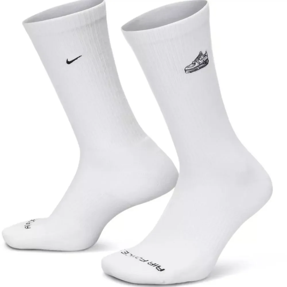 Nike new tags
